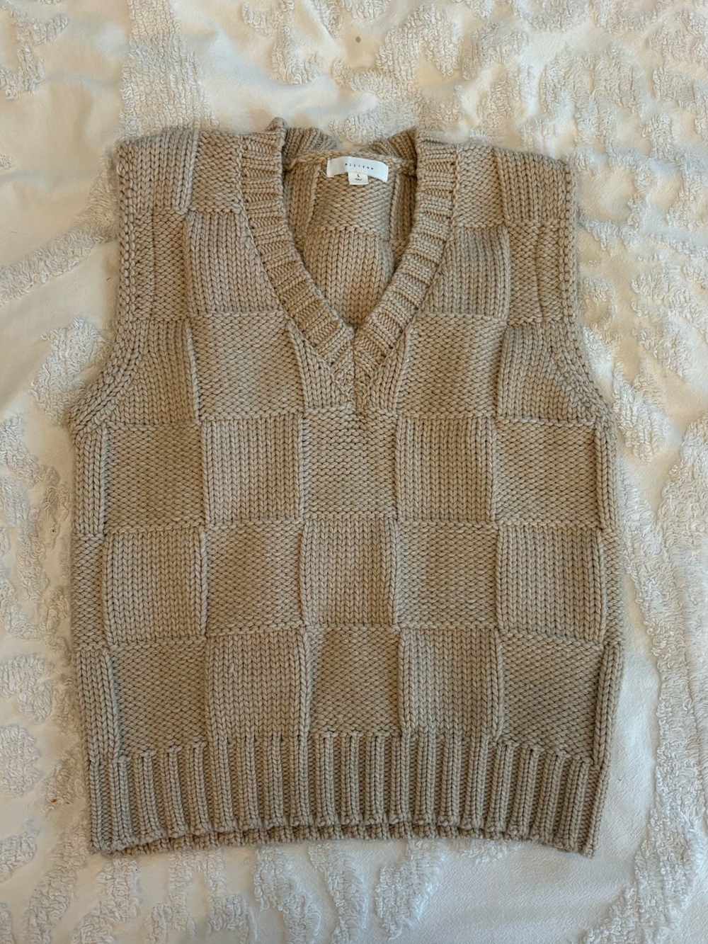 Textured V-Neck Sweater Vest in Taupe